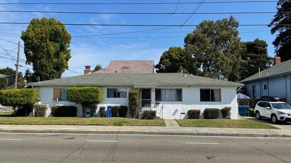 3007 ENCINAL (DUPLEX)
 2/1 $2850
 WWW.DRYSDALEPM.COM/ALAMEDA