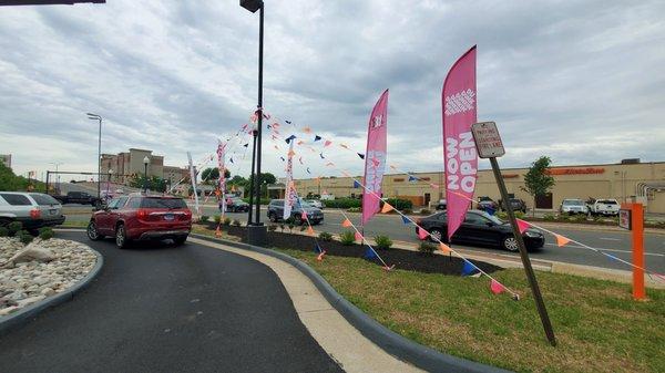 Finally Springfield has a drive-through Dunkin!  (+ Baskins Robbins)