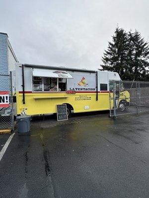 Food truck next to Duanne's liquor store on Steliacoom Blvd