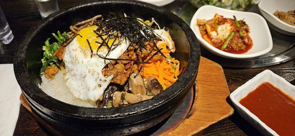 Hot-Stone pork Bibimbap