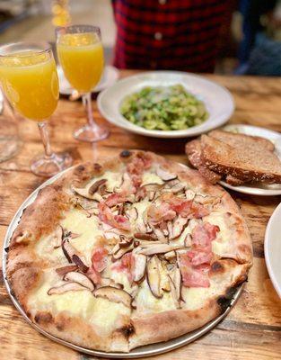 Boscaiola Pizza - truffle goodness!