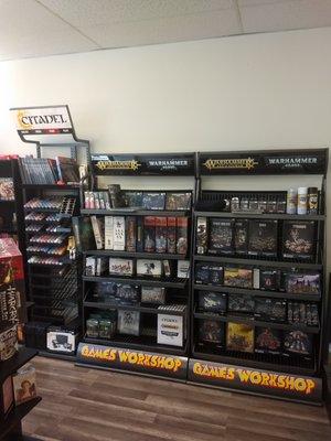 We support the entire range of Games Workshop miniatures, ask about our special orders!