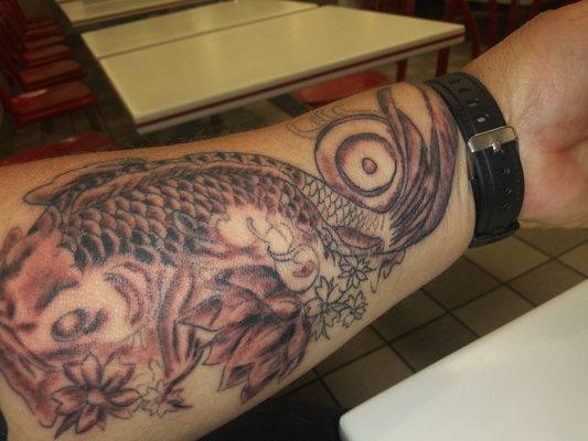 Well I'm back with my artist Tony an Highbie finishing my new piece  If u like japanese style tattoo see them