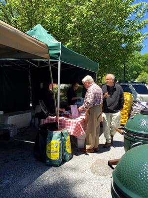 At our Annual Memorial Day Tent Sale 2015, Big Green Egg chefs spent the afternoon grilling up tasty samples for customers