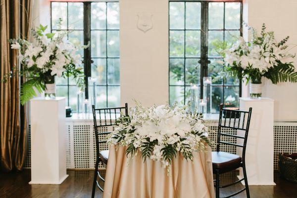 Sweetheart table centerpiece