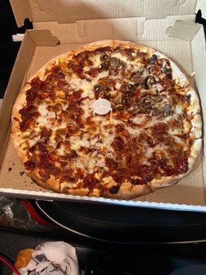 Barbecue chicken pizza