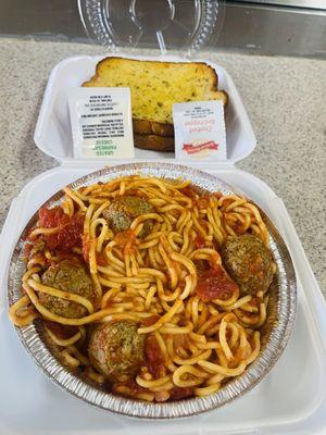 Spaghetti, meatball garlic bread