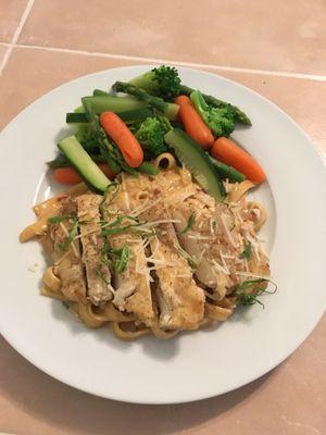 ITALIAN DISH

CHICKEN PASTA CARBONARA.

Topped with parmesan cheese, and basil.