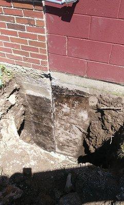 Cracking or leaking foundation walls we can help