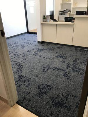 Carpet is: Mohawk Group MellowD tile in Blue Bliss