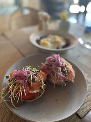 smoked salmon bagel, salmon, hard-boiled egg, pickled onion, tomato, caper scallion cream cheese, everything bagel