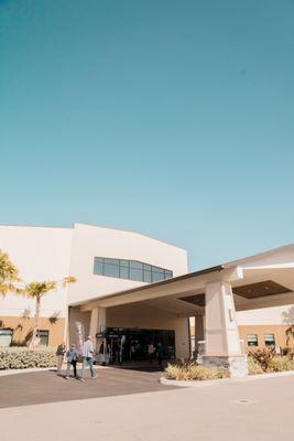 The front of our Lakewood Ranch Campus!