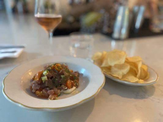 tuna tartar with house made chips