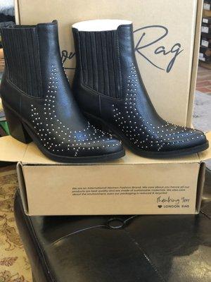 A touch of country without the drive getting there 
.
London Rsg  fashion. Countryboot