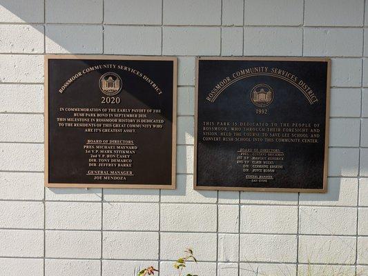 Plaques from 2020 and 1992