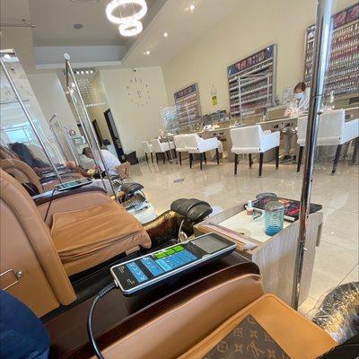 Gorgeous clean salon!