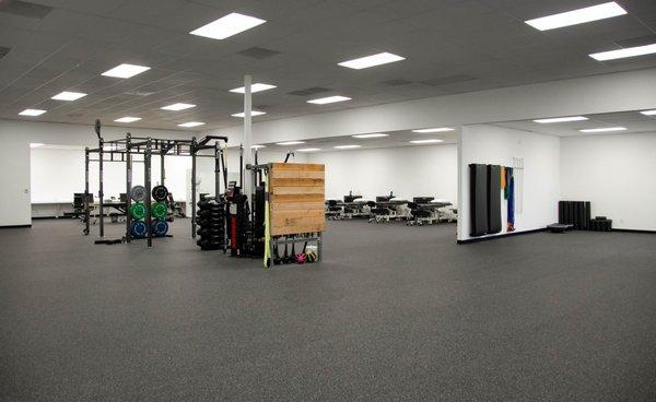 Lots of room to move! Our newly renovated Highland Park faciiity has 7000 sq ft of space