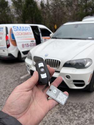 Here at Smart locksmith we got to program a brand new key for a BMW X5