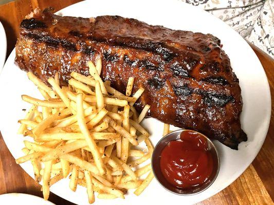 Barbecue ribs and fries