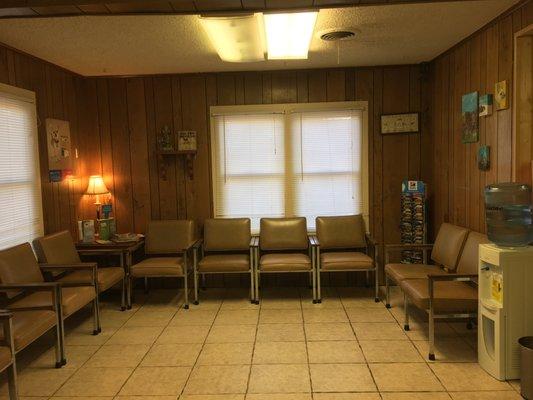 Amarillo Veterinary Clinic, PLLC waiting room