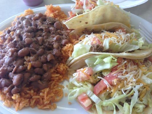 Lunch special 3 ground beef soft tacos with rice beans! Very good