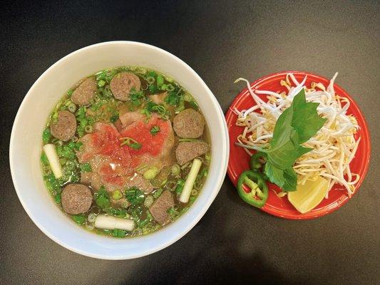 Rare Steak & Meat Balls Pho