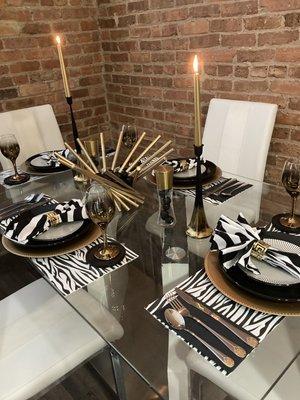 I just love how I can keep adding trinkets to my Italian style like (4) piece dinner table set..