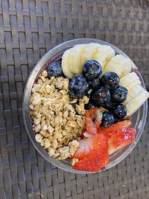 Açaí bowl with fruit