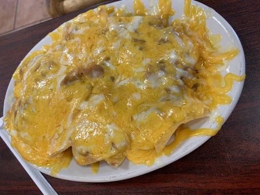 Bean and cheese nachos