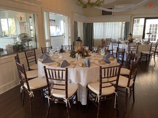 Centerpieces looking great in the middle of the table.