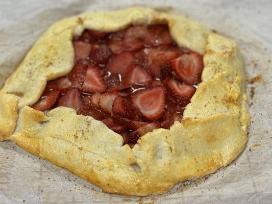 Strawberry Galette #gf #df #vegetarian #paleo