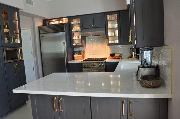 Nice overview of the kitchen countertop!