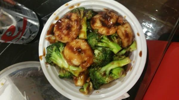 Shrimp with broccoli