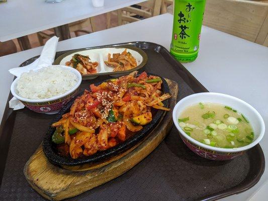 Dak-galbi [spicy stir fried chicken]