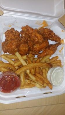 Habanero wings and fries