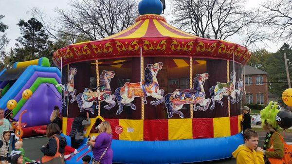 25ft. Round Carousel Jumper