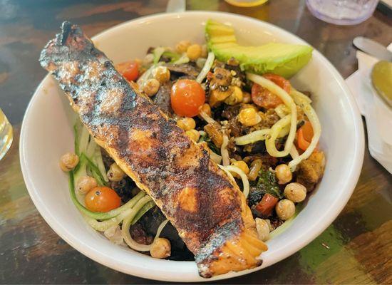 Harissa veggie bowl with salmon added...nom!