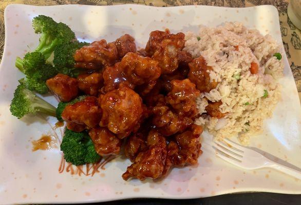 General Tso's Chicken w/ Fried rice and egg roll.