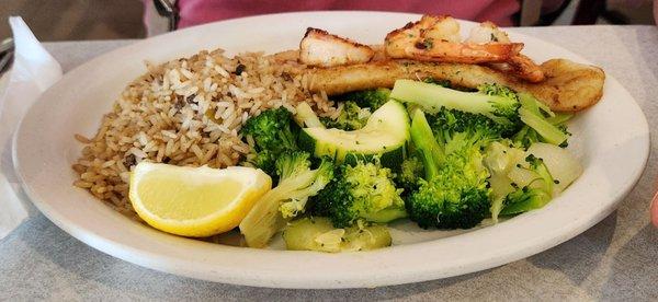 Catfish & shrimp lunch platter, with veggies & rice.