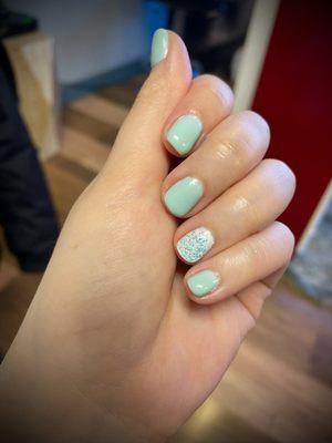 Mint gel nails