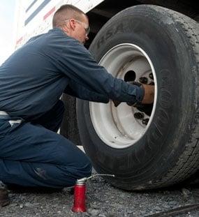 Service Tire Truck Center