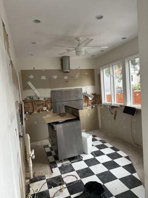 Kitchen Remodel (Before)