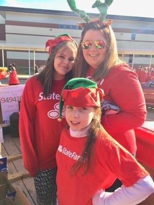 Heather and her daughters Kaitlyn & Lily getting ready for the Christmas in Haughton Parade.