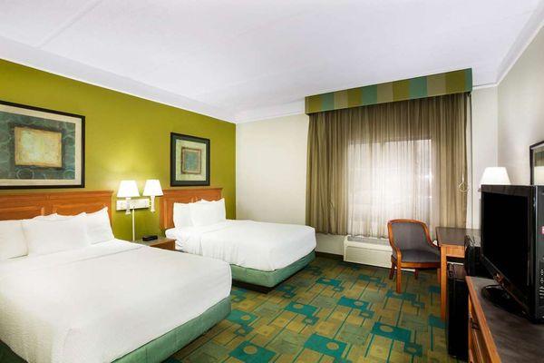 La Quinta Inn & Suites By Wyndham Austin Southwest