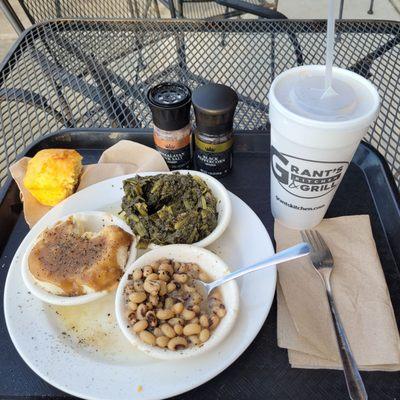 3 veggie plate for $8.25! Can't beat it! I got taters and gravy, turnips, and pintos and ooowee this shit got me excited! Ha