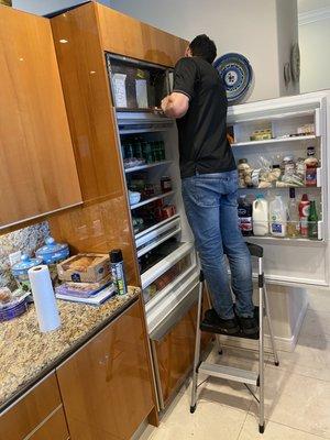 SubZero Refrigerator Repair Service In San Diego.