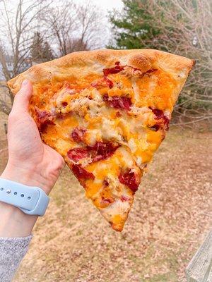 Reuben pizza