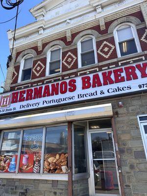 Hermanos Bakery