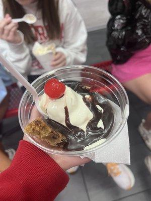 Cookie Casanova sundae with hot fudge