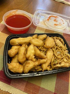 Sweet and sour chicken combo, substituted fried rice with chicken lo mein